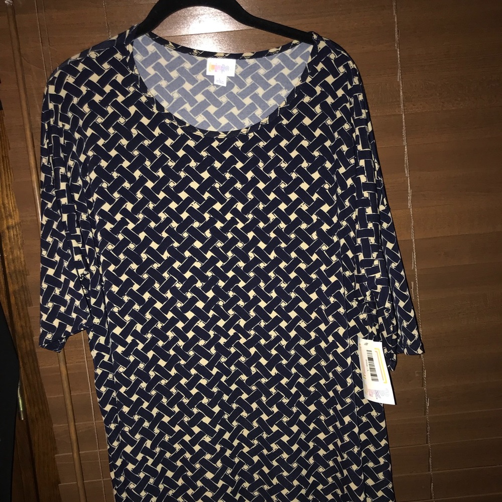 LuLaRoe NWT Large Irma